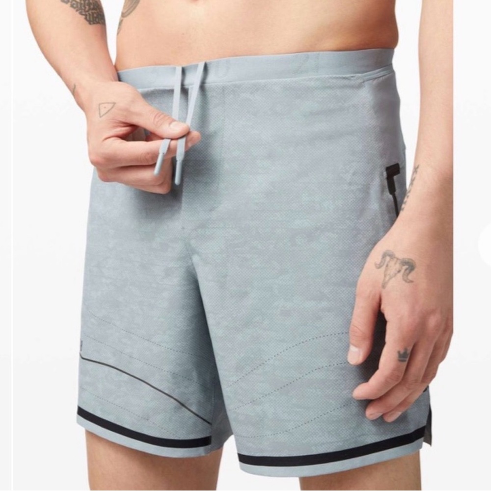 Lululemon All Terrain Shorts 7" Inseam Grey/Black Shredded Camo Men's M